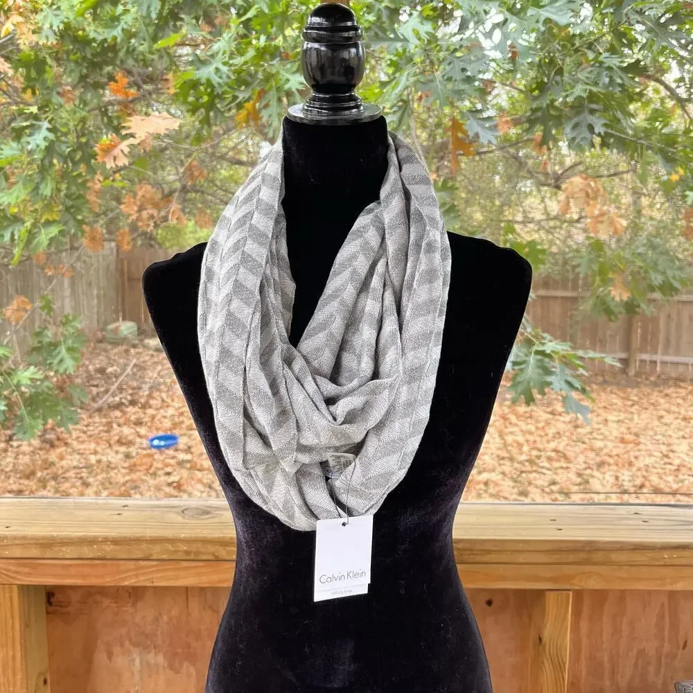 Calvin Klein Women's Silver Chevron Print Infinity Loop Scarf. NEW